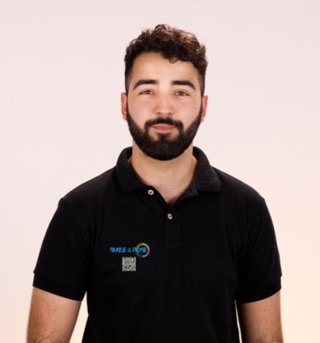 Smile-and-pose-Photo-Booth-Hire-Manchester-Team-friendly